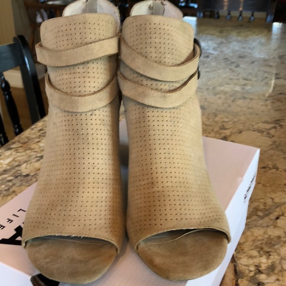 Open-toe bootie/sandal - Picture 2 of 4